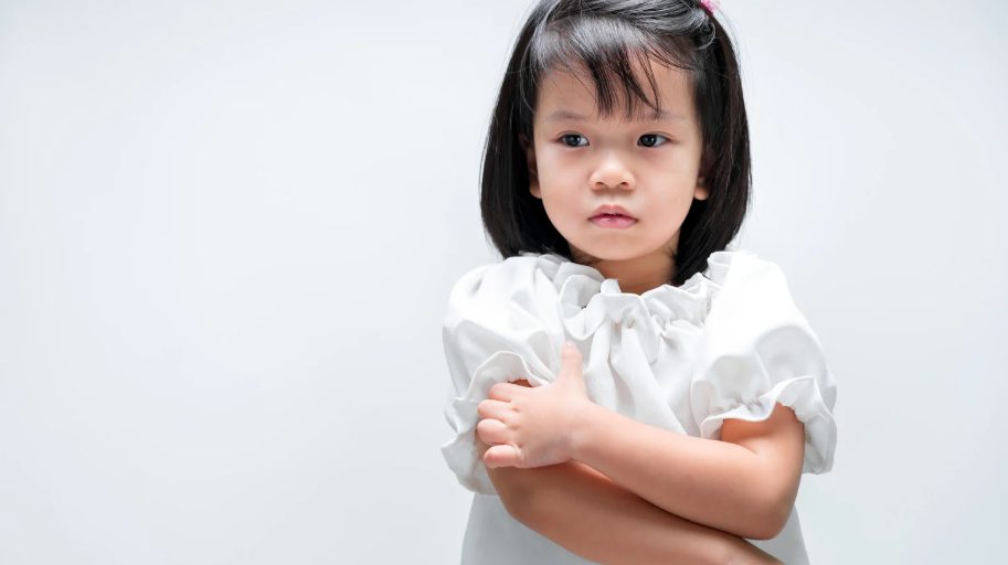 子どもや10代でも金属アレルギーになる?初期症状の見分け方